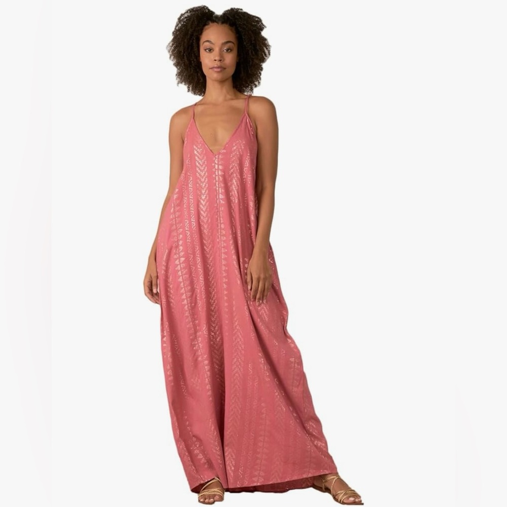 Elan Cleo Dress 100% Rayon size small
Maxi Dress pink w/ gold
